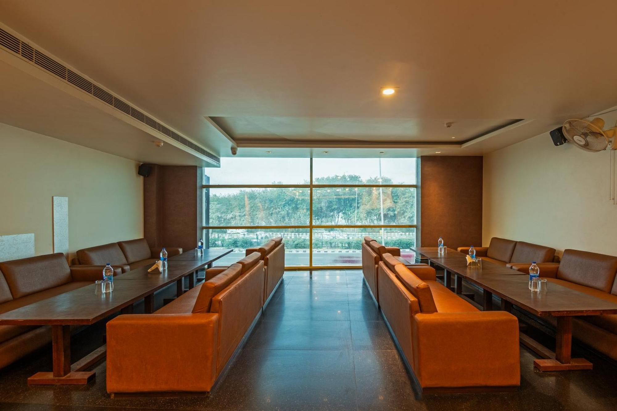 Hotel Delhi 37 By Star Group Near Delhi Airport Нью-Делі Екстер'єр фото