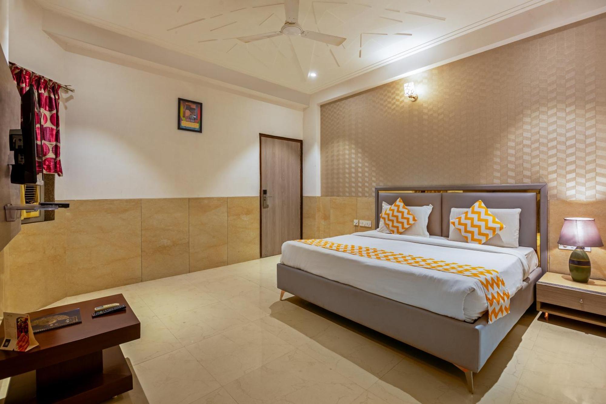 Hotel Delhi 37 By Star Group Near Delhi Airport Нью-Делі Екстер'єр фото